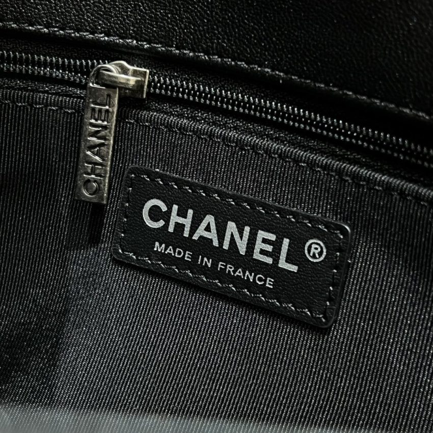 chanel-le-boy-large-black-silver-gallery-1 CHANEL Le Boy Large Black Silver - chanel boy black silver replica detail 1