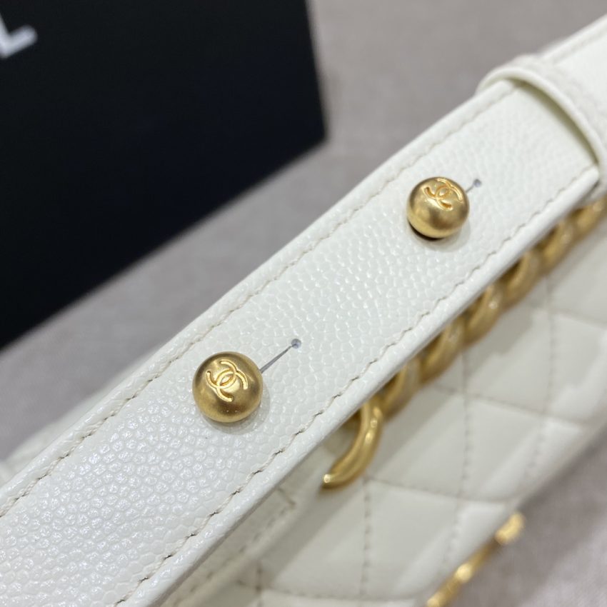 Chanel Le Boy White 3 CHANEL Le Boy White - fake chanel boy white detail 2