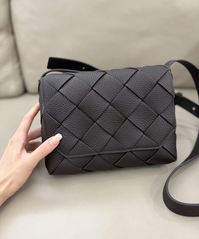 Bottega Veneta Diago Fondant - View 4 | Intrecciato Detail
