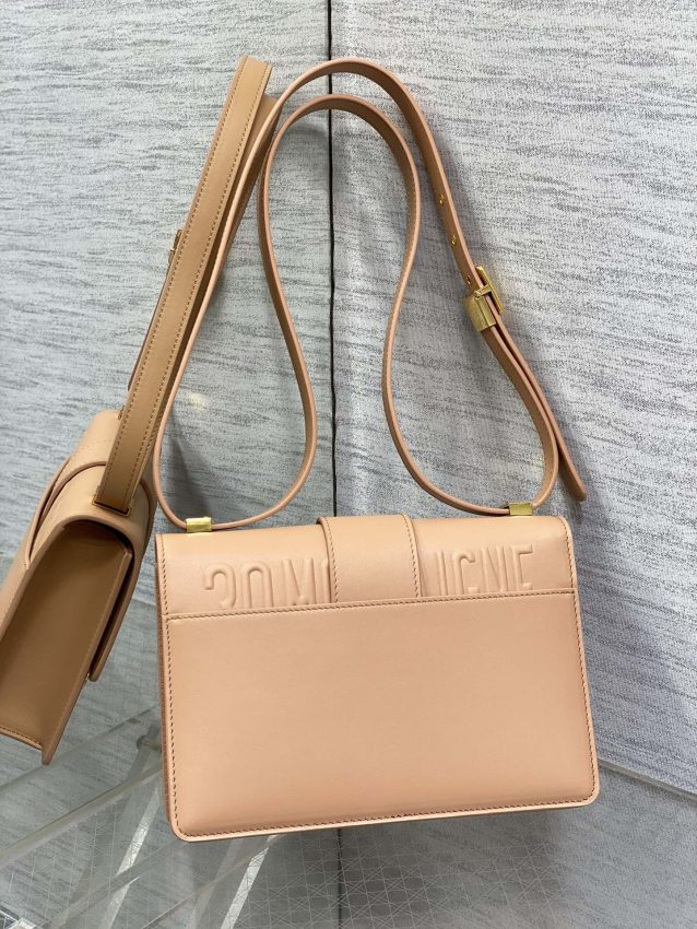 dior 30 montaigne apricot 5