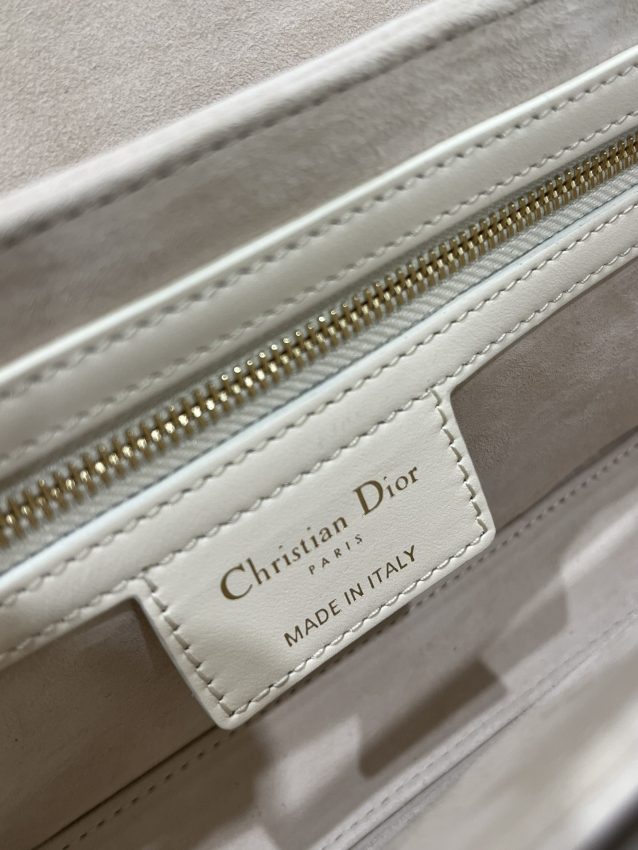 dior 30 montaigne avenue bag white 4