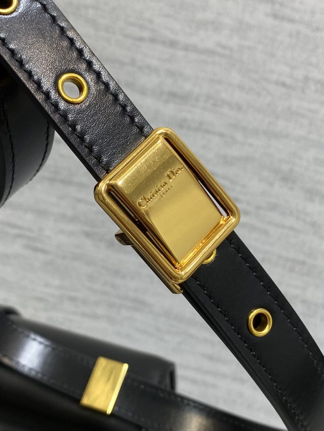 dior 30 montaigne back 7