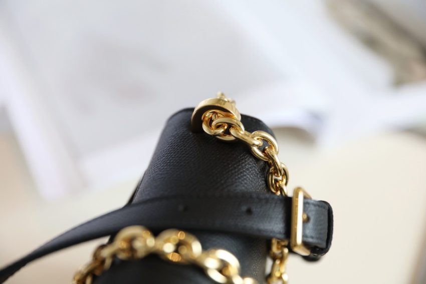 dior 30 montaigne black grain 9