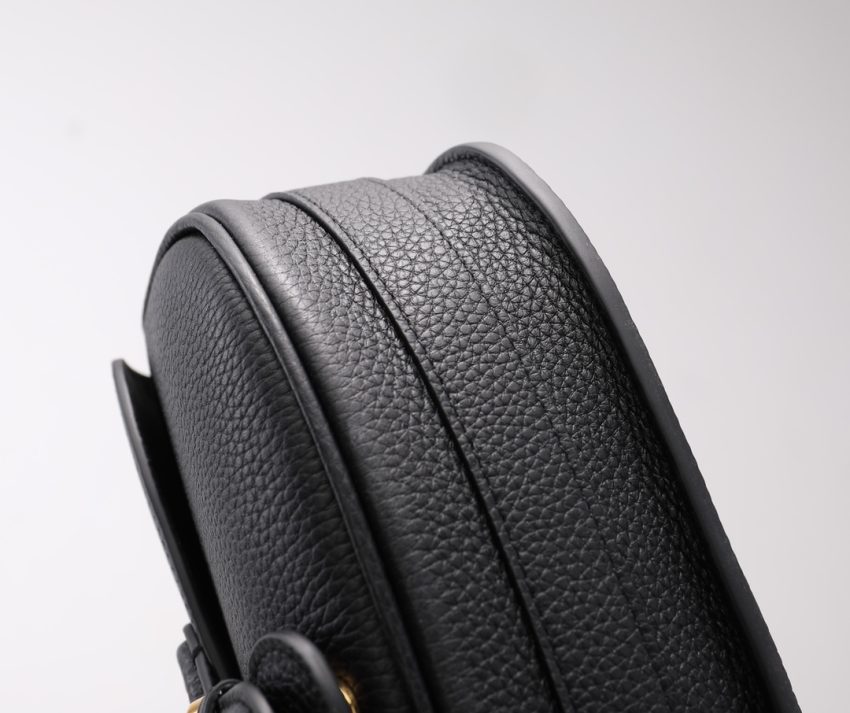 dior bobby black grained 8