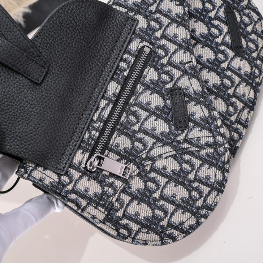 dior messenger oblique 5