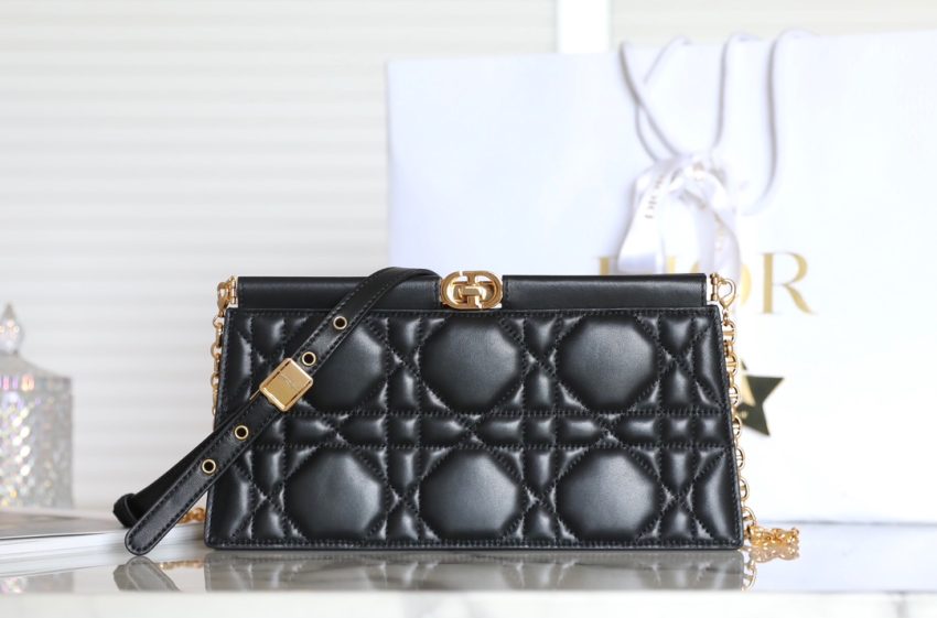 dior miss caro noire clutch 6