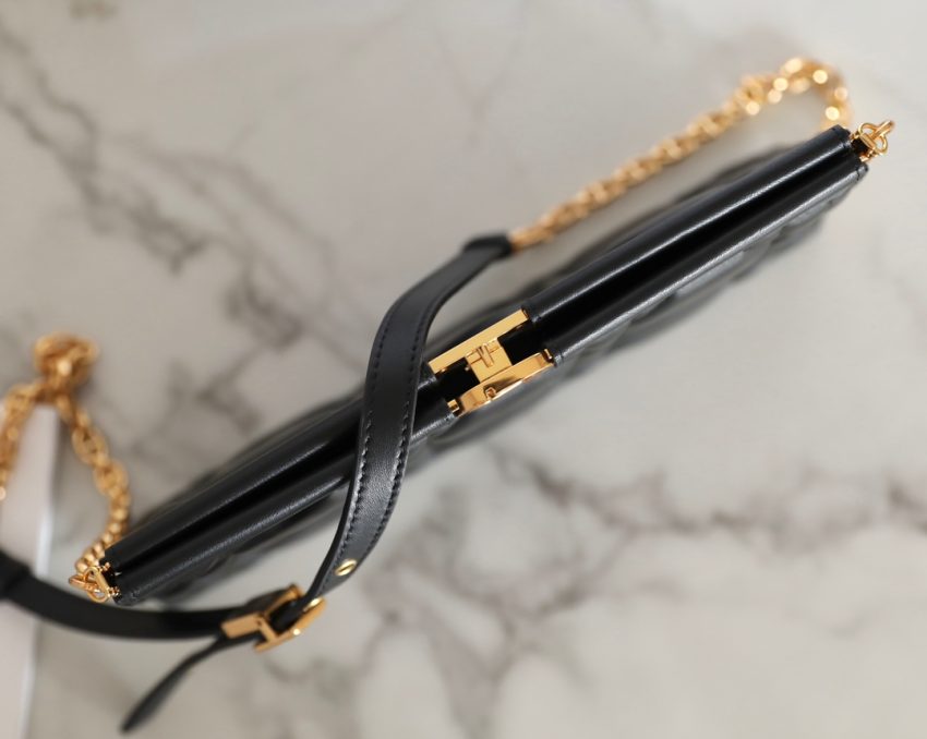 dior miss caro noire clutch 9