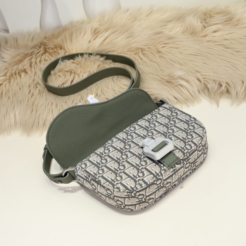 dior saddle messenger bag khaki 7
