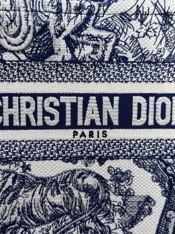 dior tote book blue tiger 3