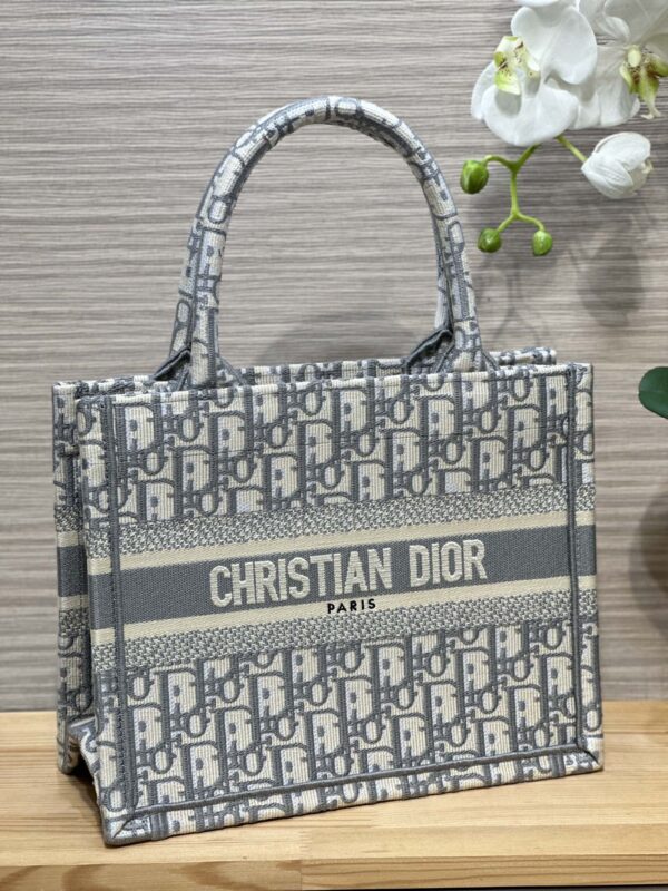 dior tote book cd grey 2