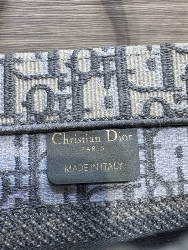 dior tote book cd grey 4