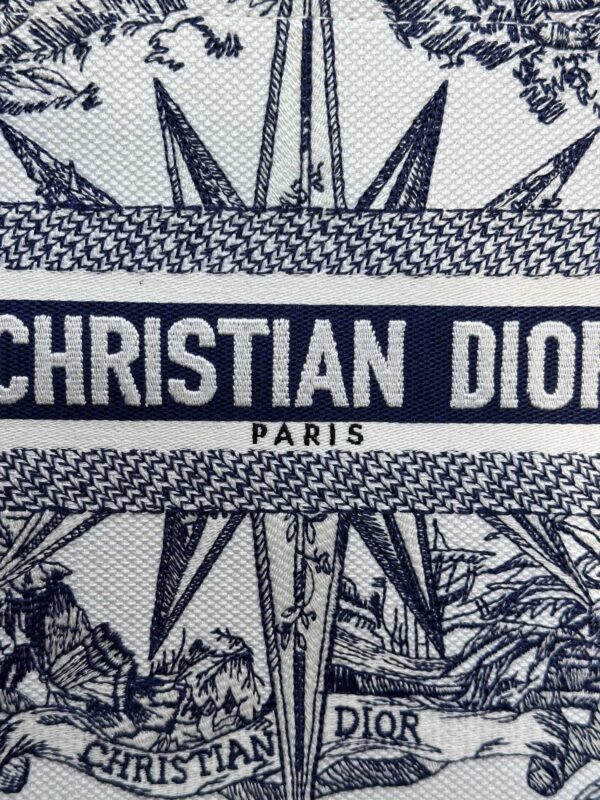 dior tote book infinite dream 3