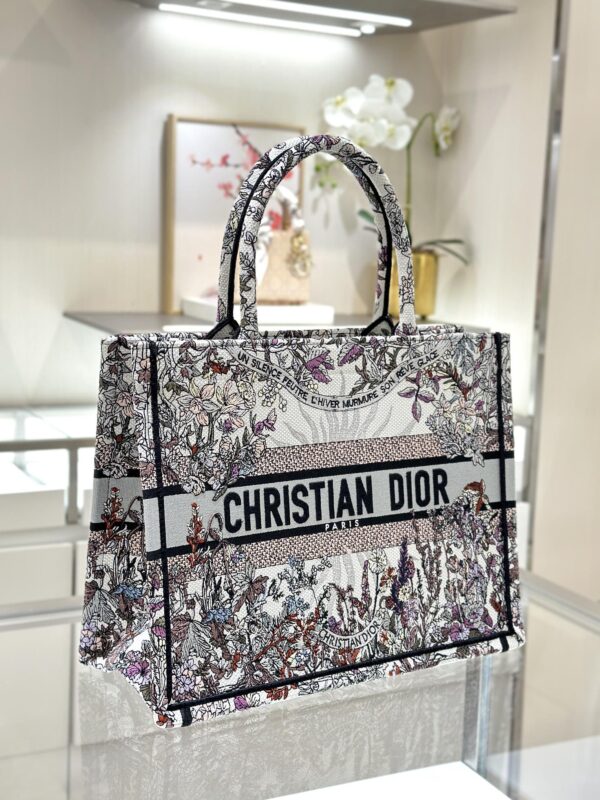 dior tote book sun flower winter 4