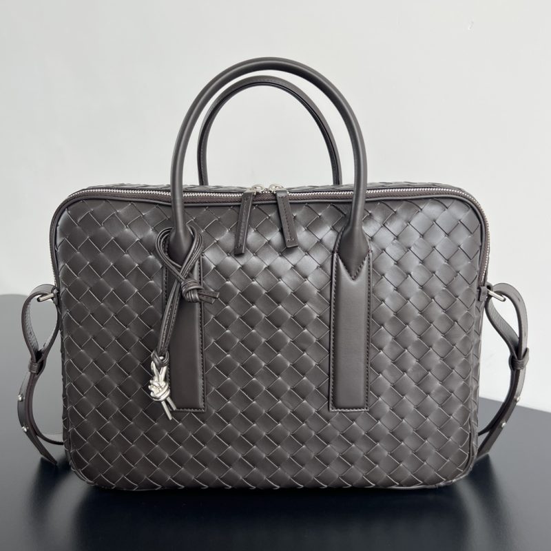 Bottega Veneta Gateway Briefcase Fondant - View 3 | Intrecciato Detail