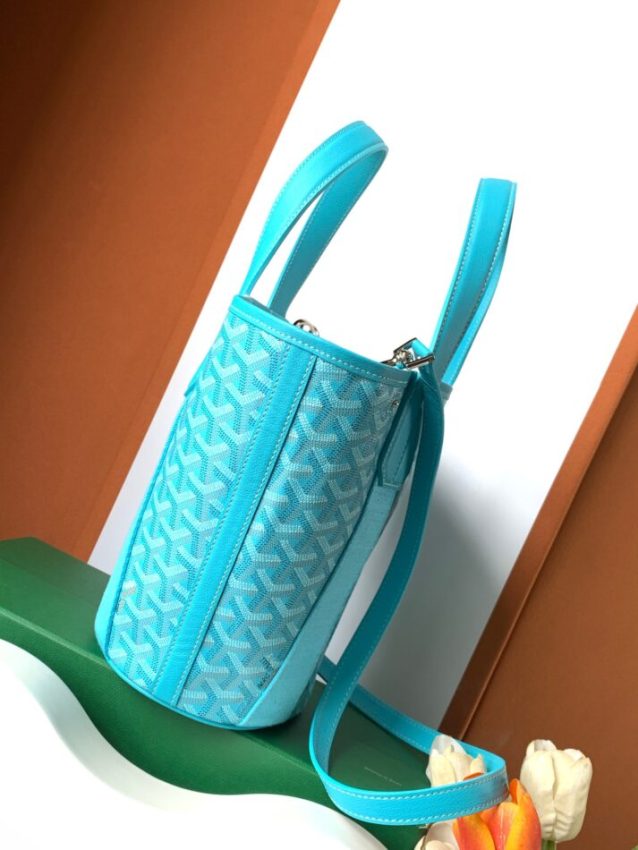 Goyard Belharra Turquoise Blue 2 Goyard Belharra - Interior View