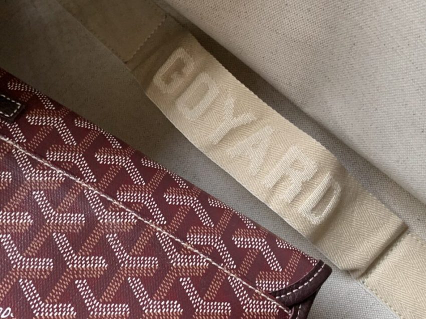 Goyard Hardy Replica Pet Carrier Bourdeaux 7 Goyard Hardy Replica Pet Carrier Bourdeaux 7 - Replica Goyard Bag