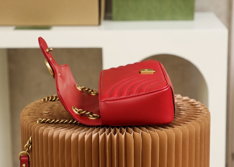 gucci-gg-marmont-medium-red gallery 6