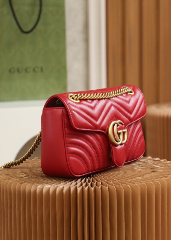 gucci-gg-marmont-medium-red gallery 7