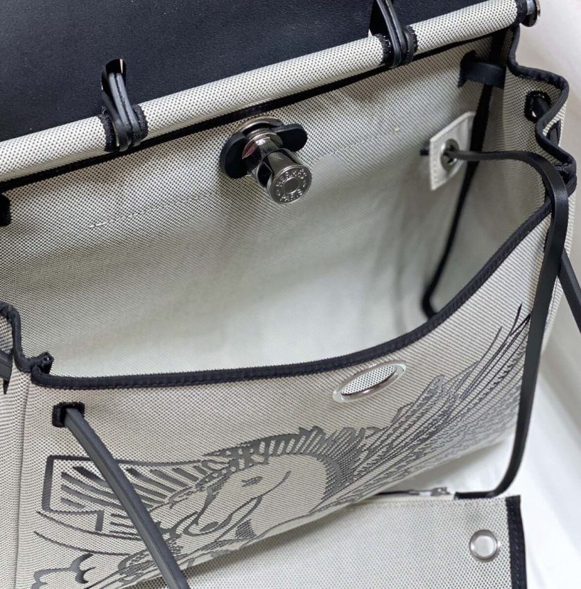 hermes-herbag-31cm-black-horse gallery 3