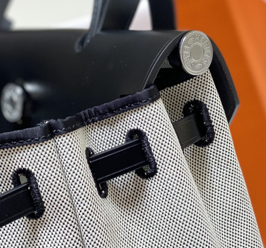 hermes-herbag-31cm-black-horse gallery 4