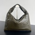 Bottega Veneta Hop Small&Medium Pickle - View 6 | Intrecciato Detail