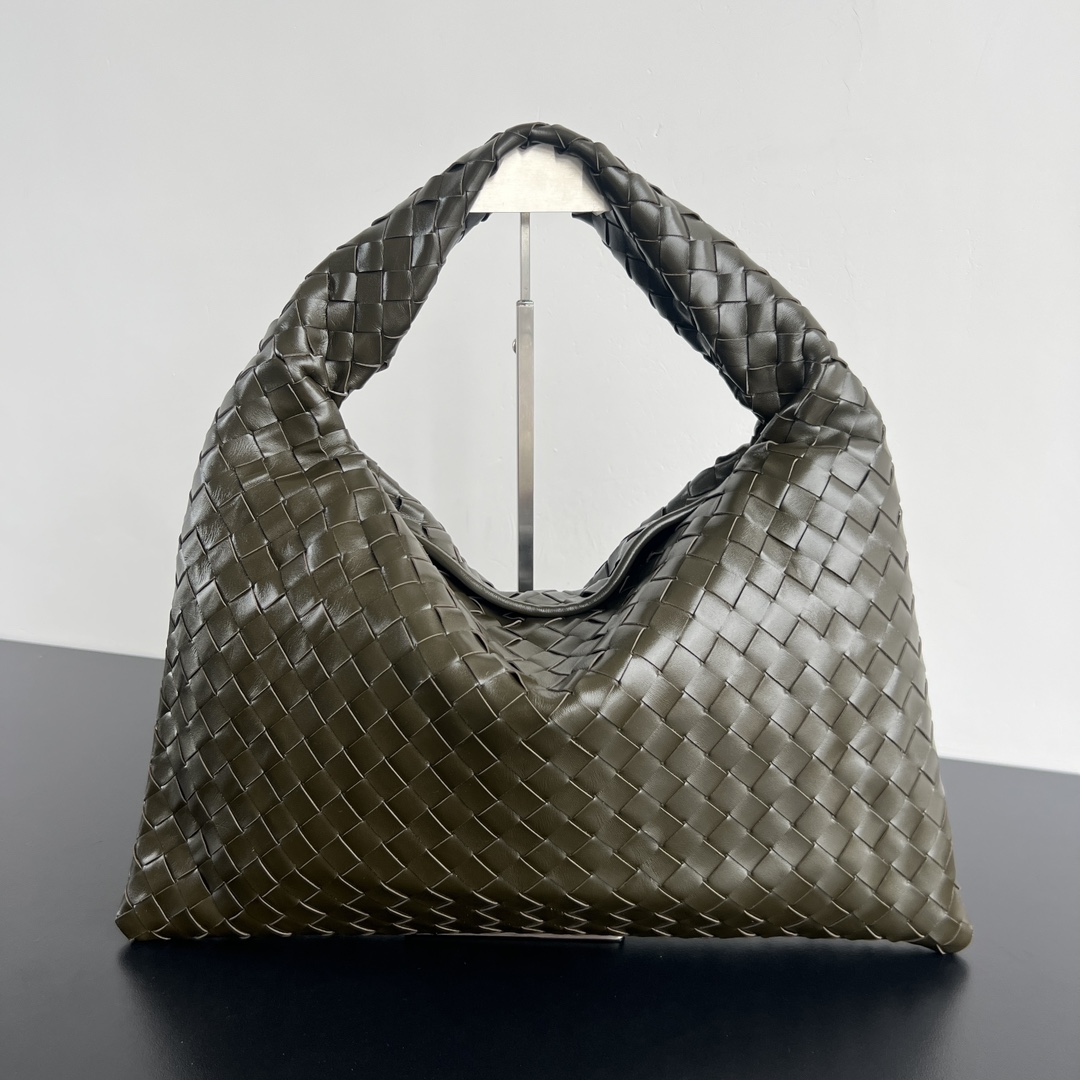 Bottega Veneta Hop Small&Medium Pickle - View 6 | Intrecciato Detail