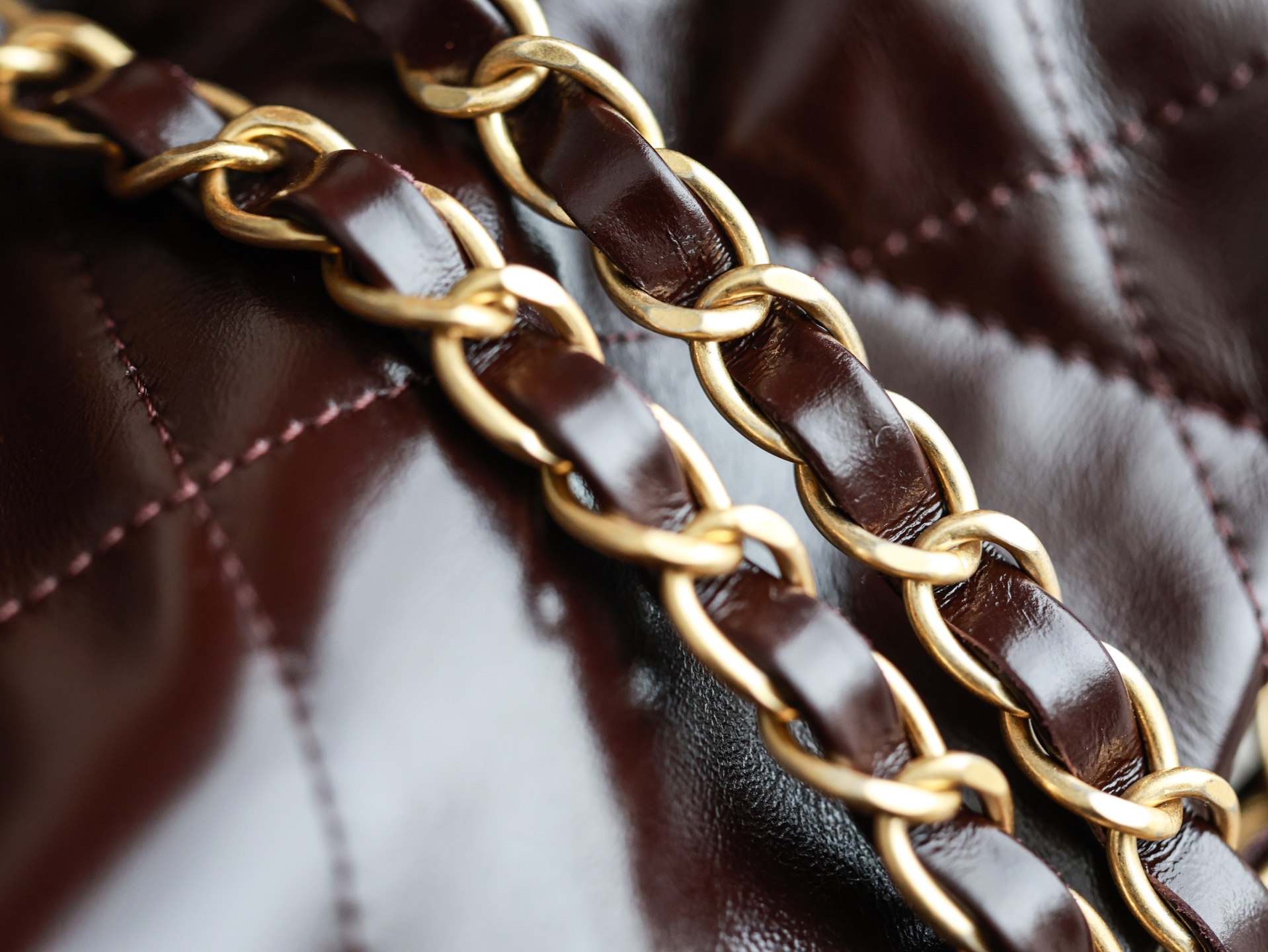 Chanel 22 Medium Bag Burgundy - chanel 22 burgundy replica detail 3