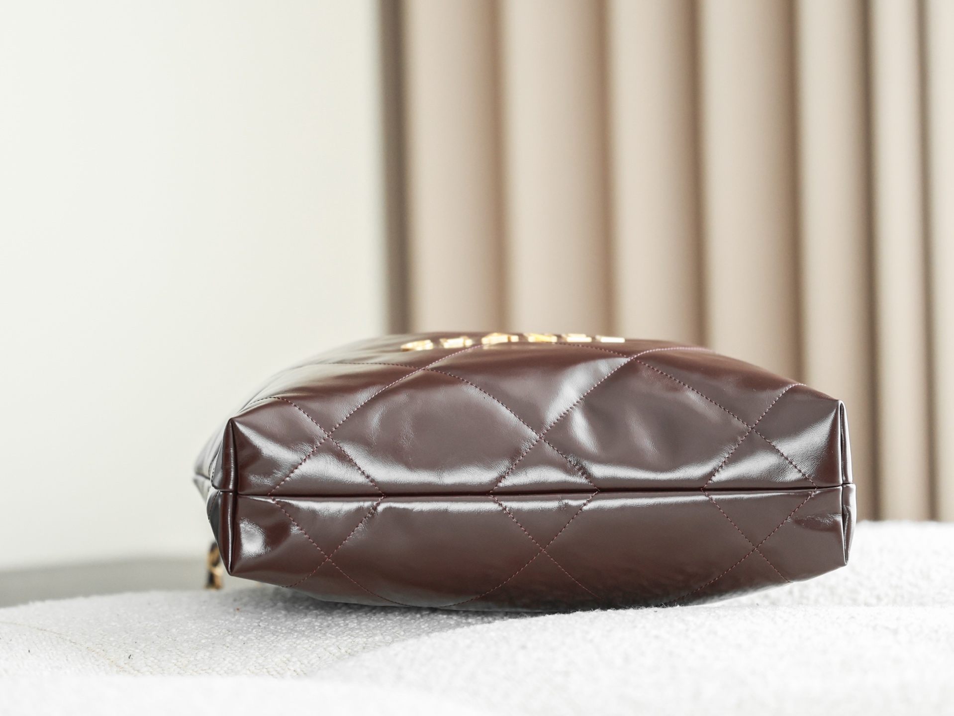 Chanel 22 Medium Bag Burgundy - chanel 22 burgundy replica detail 4