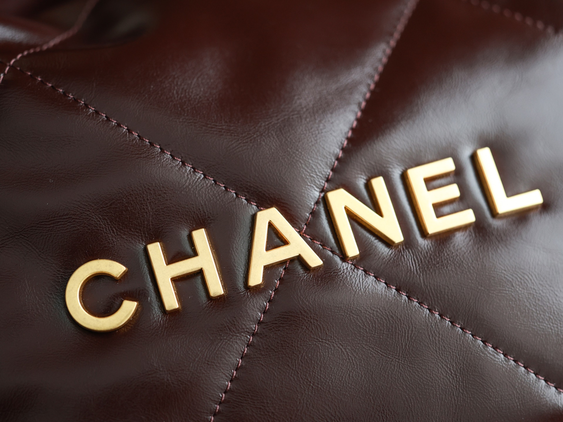 Chanel 22 Medium Bag Burgundy - chanel 22 burgundy replica detail 12