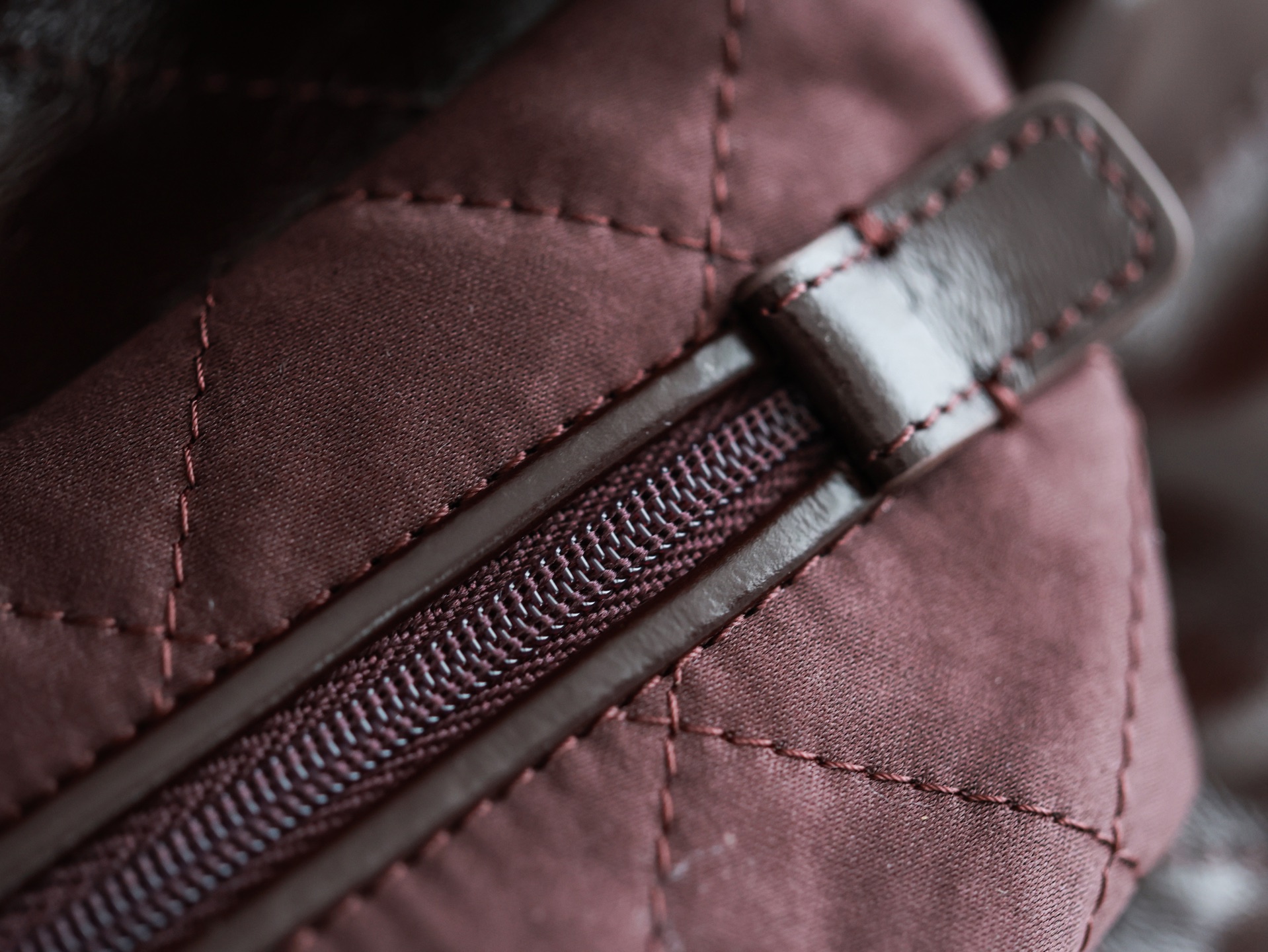 Chanel 22 Medium Bag Burgundy - chanel 22 burgundy replica detail 13