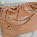 img_df1f43f3_20231204_i1701666942_8618_4.jpg Chanel 22 Medium Bag Milk Tea - chanel 22 tote dupe detail 2