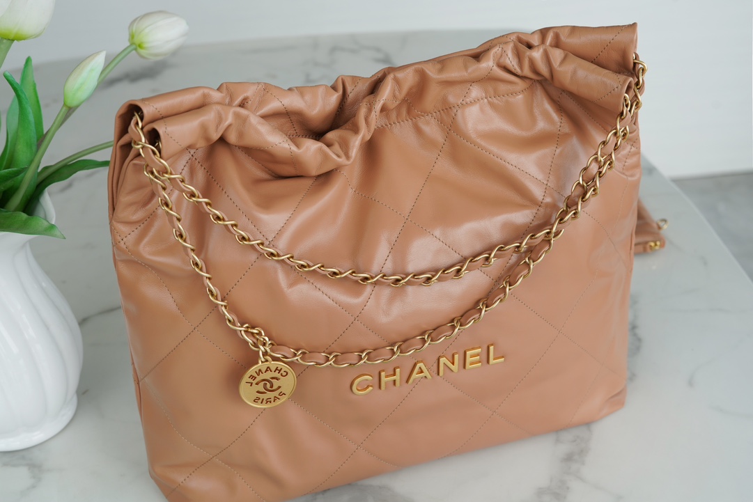 img_df1f43f3_20231204_i1701666942_8618_4.jpg Chanel 22 Medium Bag Milk Tea - chanel 22 tote dupe detail 2