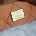 img_df1f43f3_20231204_i1701666943_1021_7.jpg Chanel 22 Medium Bag Milk Tea - chanel 22 tote dupe detail 7