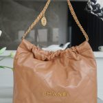 img_df1f43f3_20231204_i1701666943_1182_8.jpg Chanel 22 Medium Bag Milk Tea - chanel 22 tote dupe detail 8