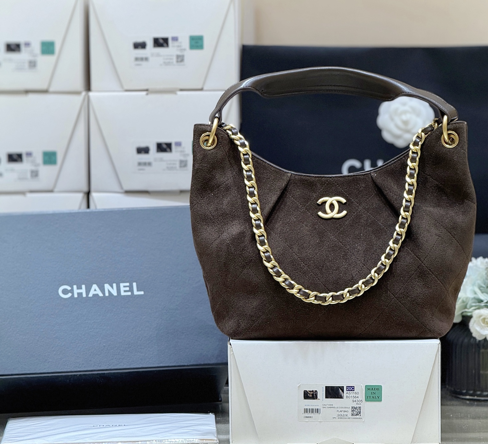 img_f3c7fd90_20251218_i1766058604368_1598_0_0.jpg Chanel 26C Maxi Hobo Brown - chanel maxi hobo dupe detail 1