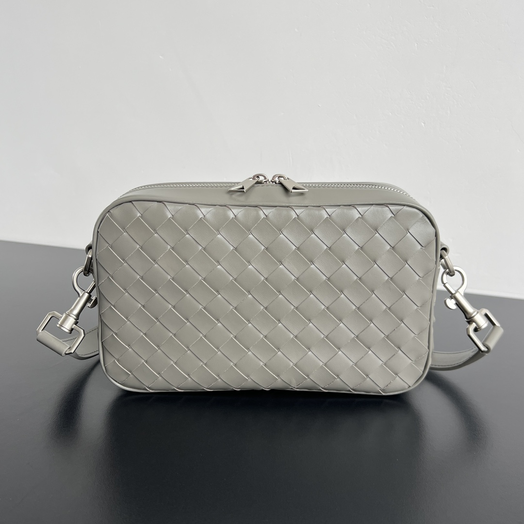 IntCam graphite 1 Bottega Veneta Camera Bag in Graphite - Italian Leather Replica