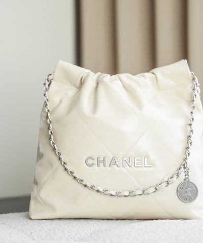 Chanel 22 Medium Bag Ivory