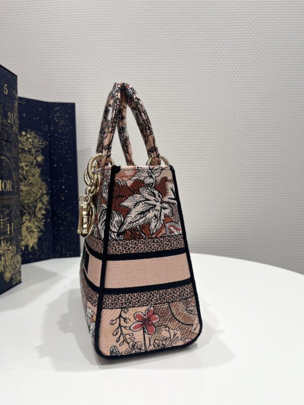 lady dior d lite flower 4