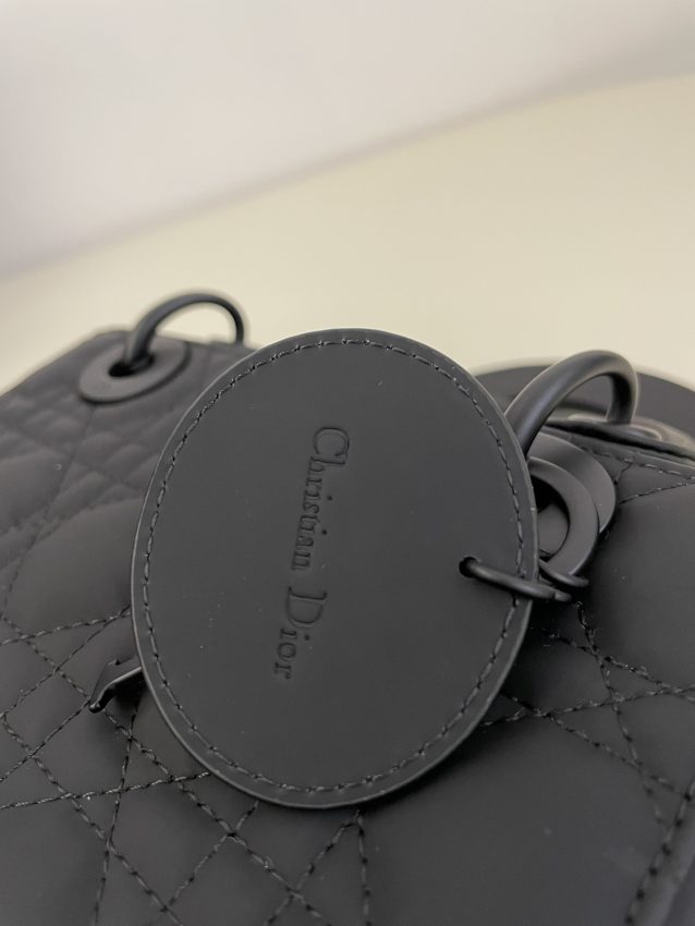 matná černá Lady Dior ABC 6