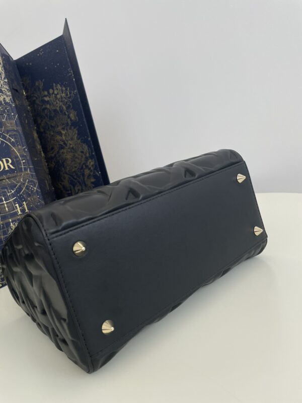 lady dior medium black 2