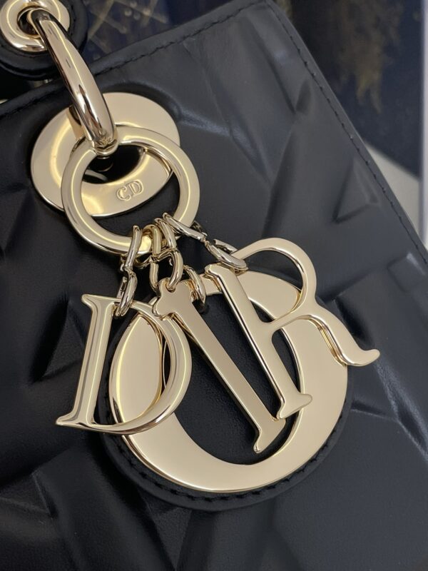 lady dior medium black 3
