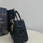 lady dior medium black 4
