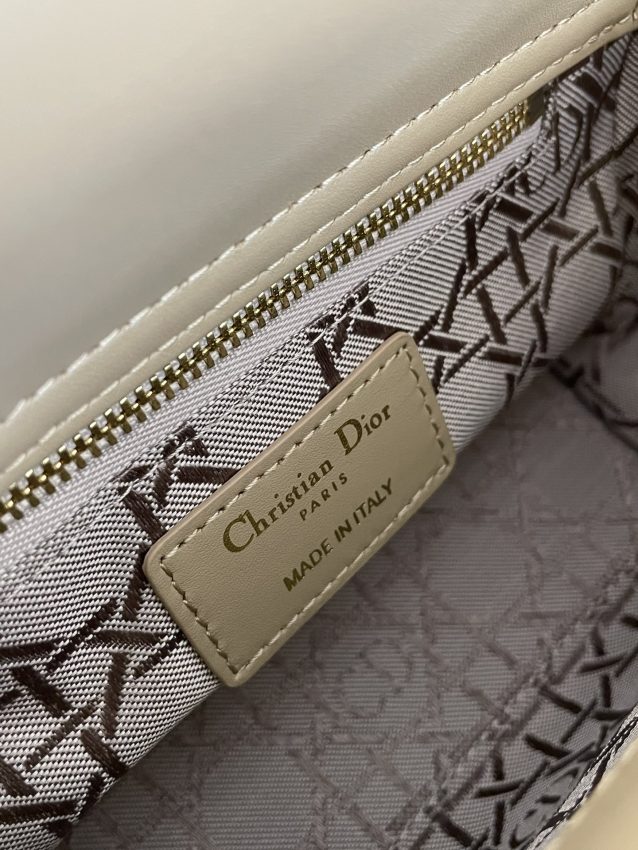 lady dior mini beige 7