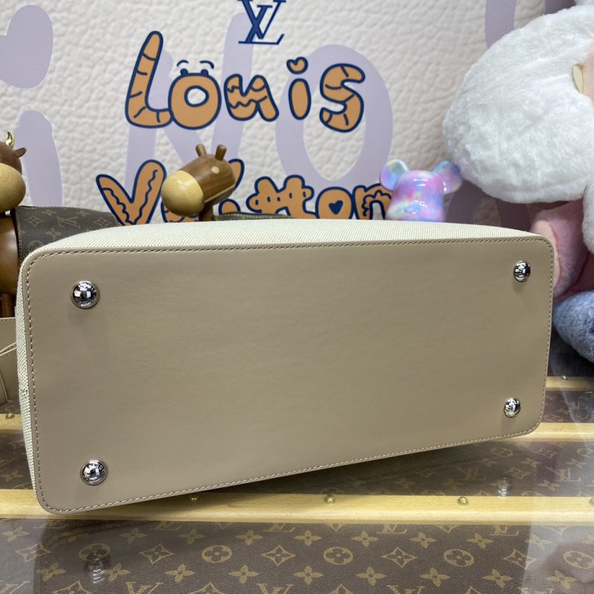 loius vuitton capucines beige silk 3