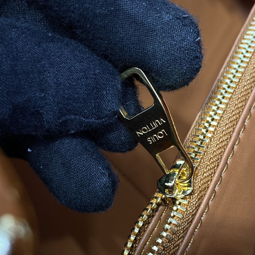 loius vuitton capucines brown large 3
