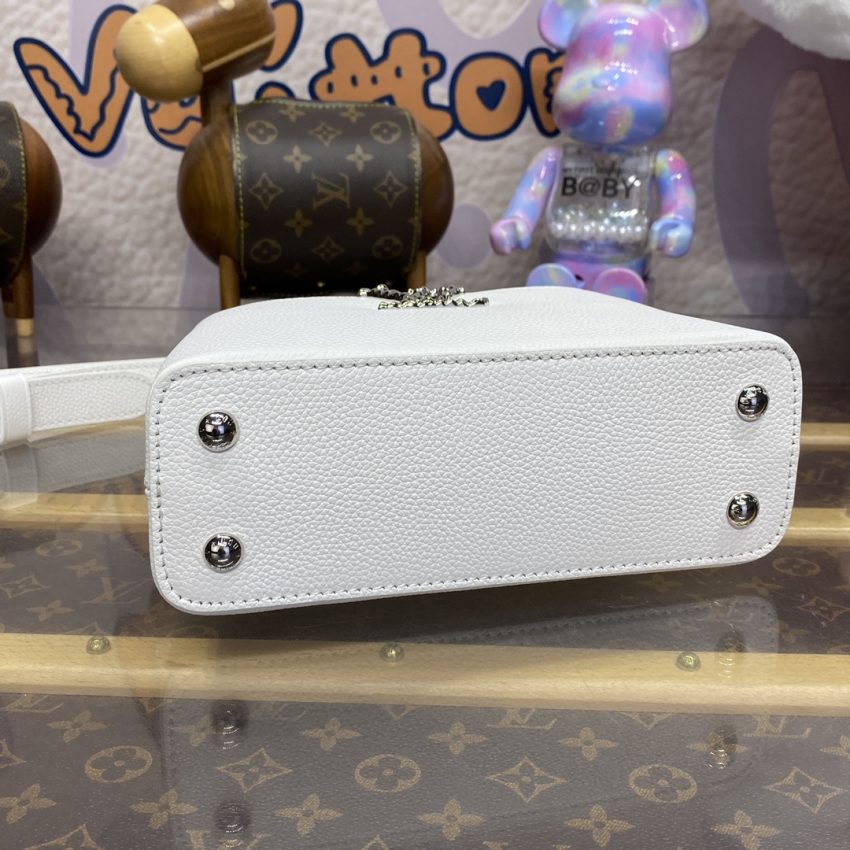 loius vuitton capucines east west white 10