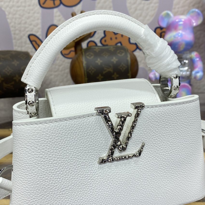 loius vuitton capucines east west white 8