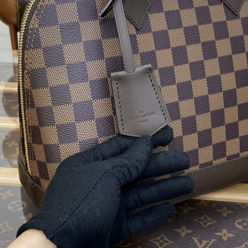 louis vuitton alma pm 4