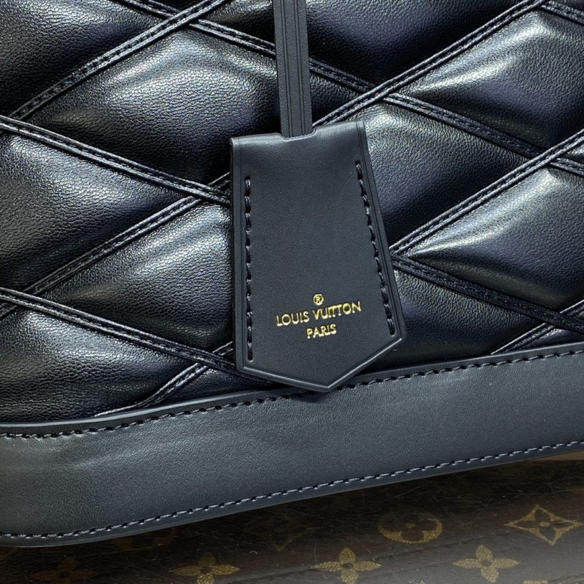 louis vuitton alma pm black 4