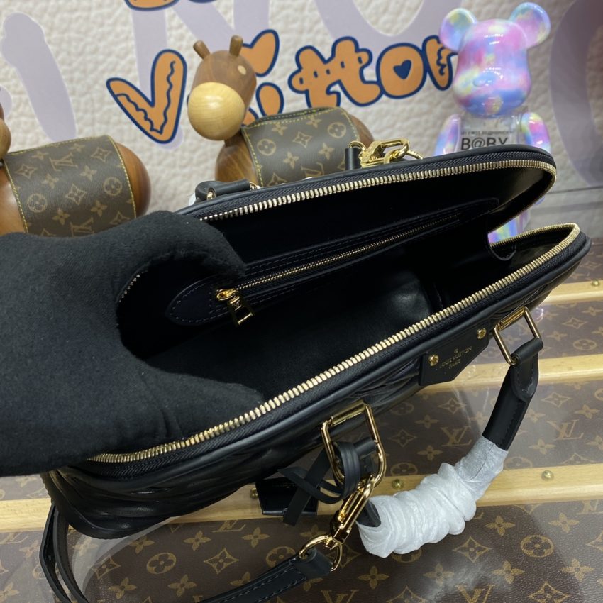 louis vuitton alma pm black 8